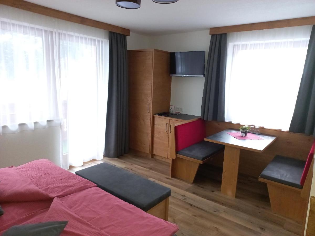 Haus Alpenflora Apartment Flirsch Ngoại thất bức ảnh