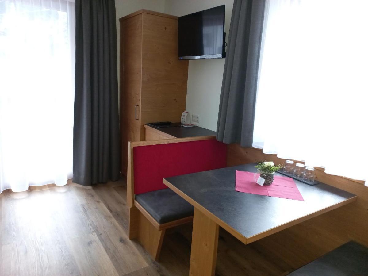 Haus Alpenflora Apartment Flirsch Ngoại thất bức ảnh