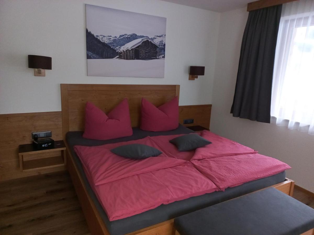 Haus Alpenflora Apartment Flirsch Ngoại thất bức ảnh