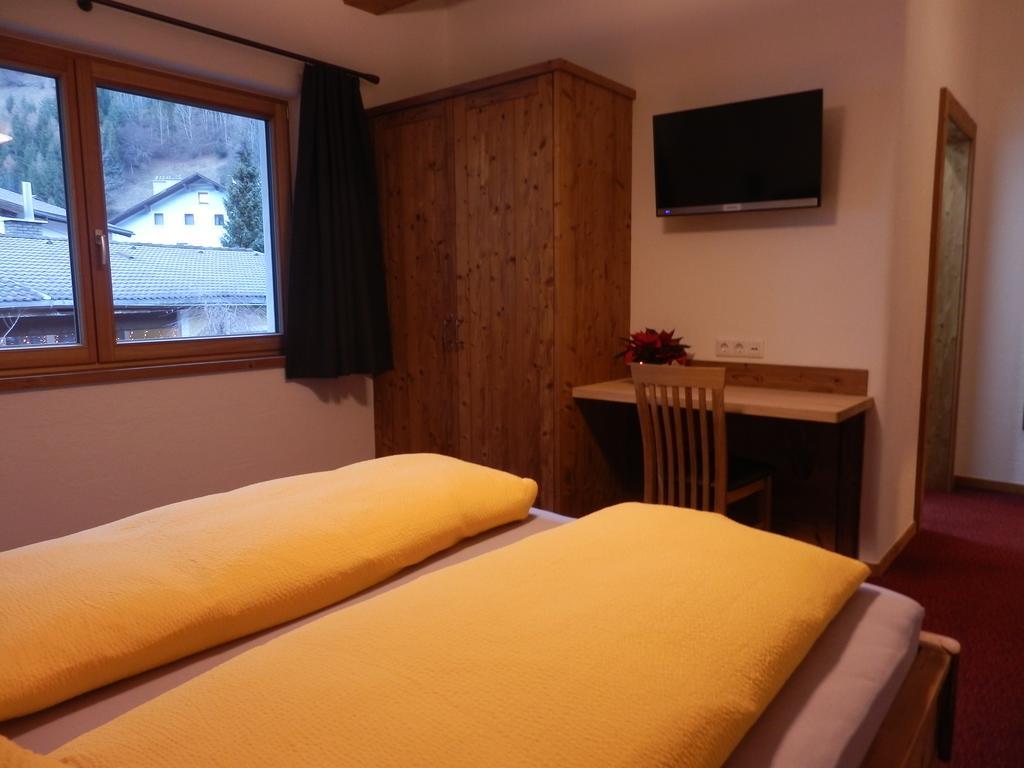 Haus Alpenflora Apartment Flirsch Ngoại thất bức ảnh