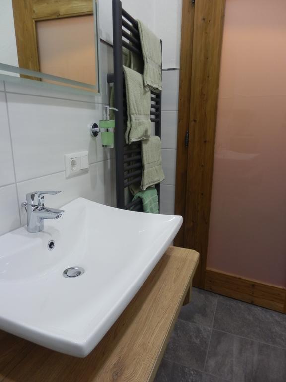 Haus Alpenflora Apartment Flirsch Ngoại thất bức ảnh