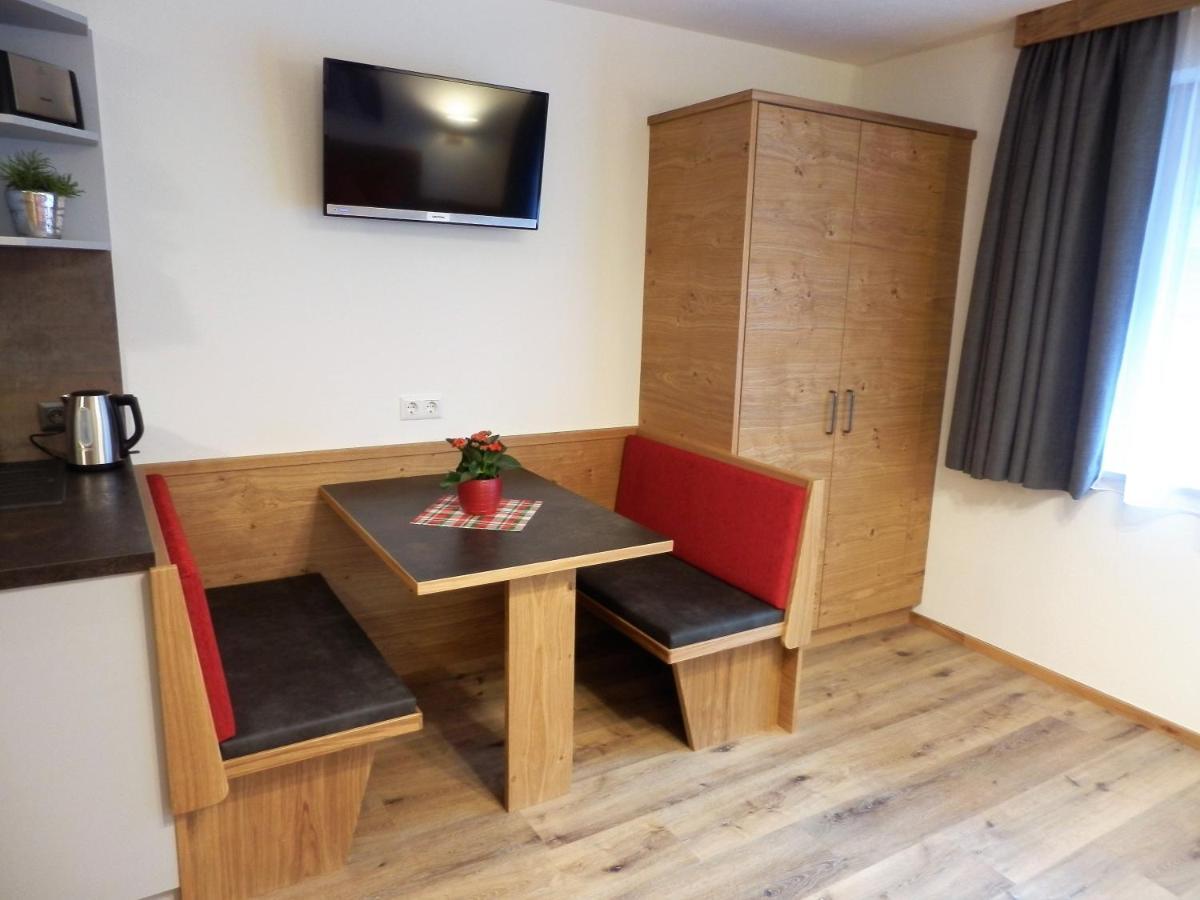 Haus Alpenflora Apartment Flirsch Ngoại thất bức ảnh
